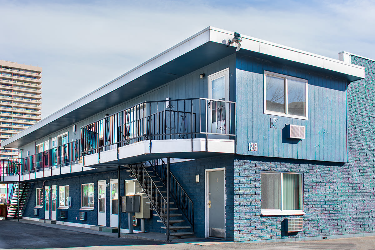 128R Apartments - Studio in Reno
